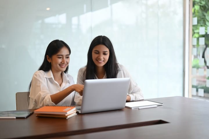 Employee Engaging in Online Learning