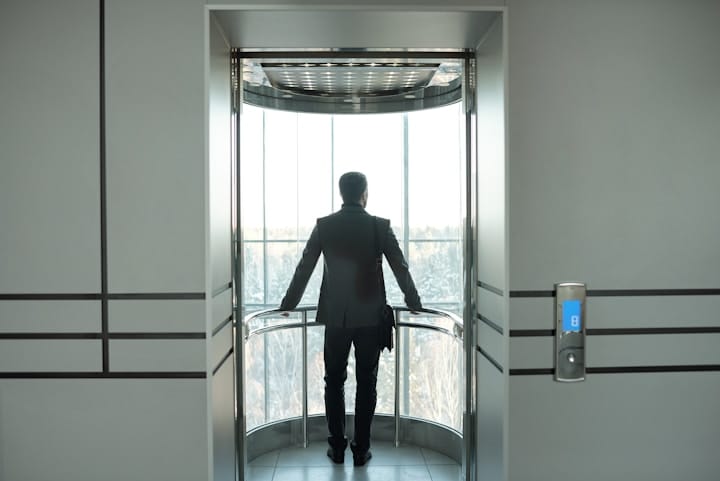 How to Create a Compelling Elevator Pitch for Startups post image
